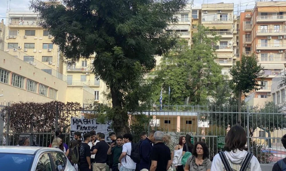 Οργή στην Θεσσαλονίκη: Ζήτησαν από μαθητές Γ’ Λυκείου να αλλάξουν κατεύθυνση λόγω έλλειψης καθηγητών!